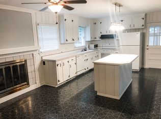 1222 Ivy Ln, Raleigh, NC 27609