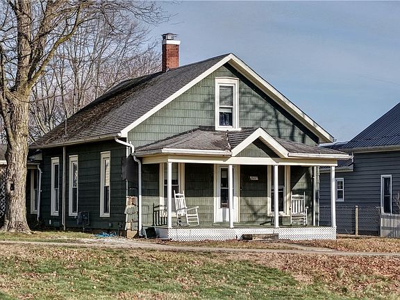 4th image of 807 W Maple St