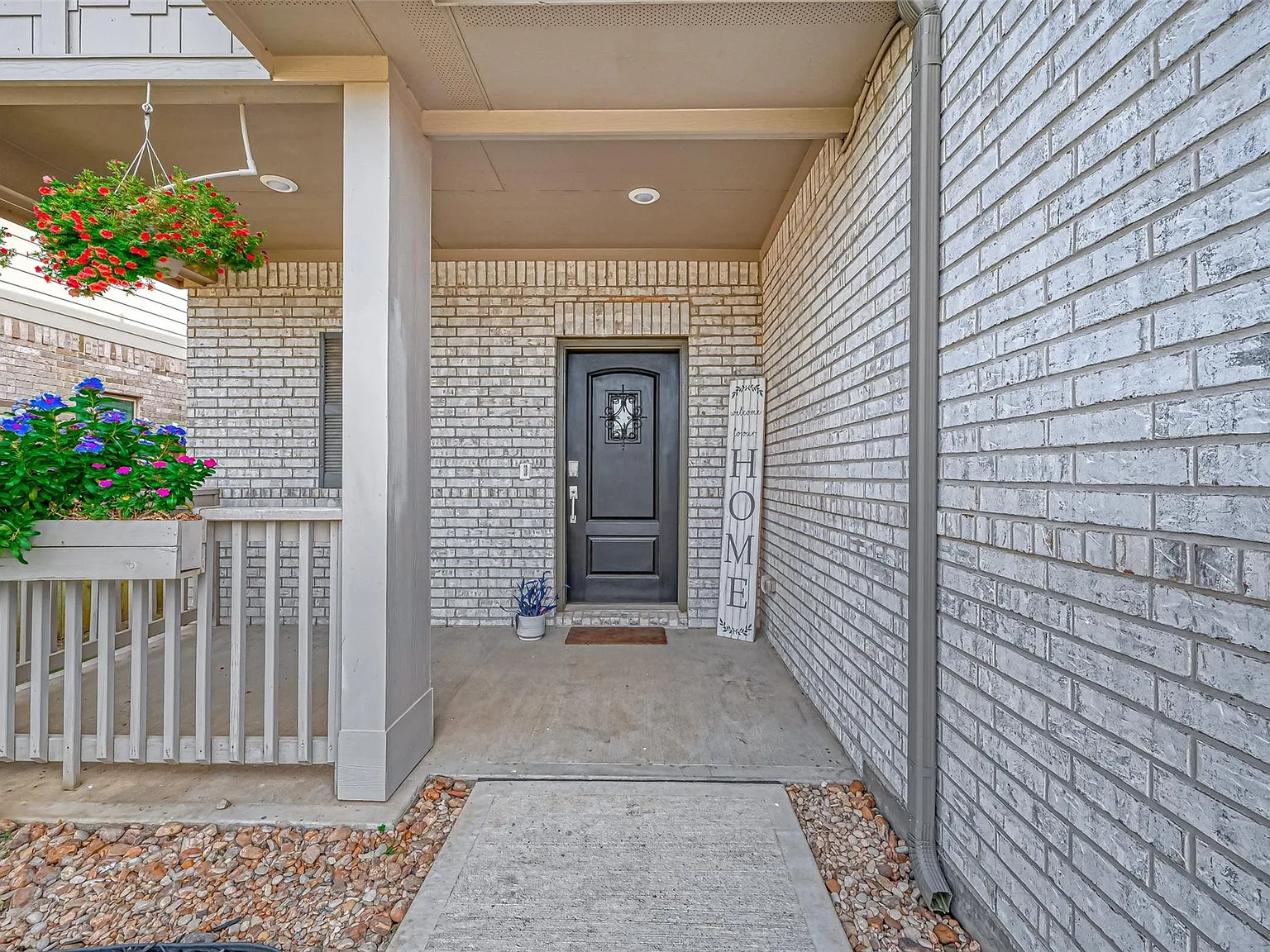 4 bed, 2.5 bath, 2678 sqft, $2,500 — Photo 4