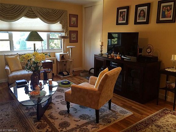 3rd image of 1547 Independence Ave #2B