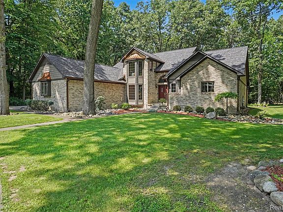 3rd image of 3609 Winding Pine Dr
