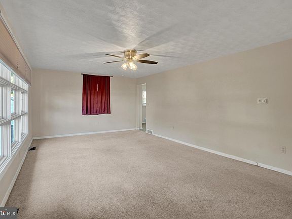 5th image of 2494 Pleasant View Dr