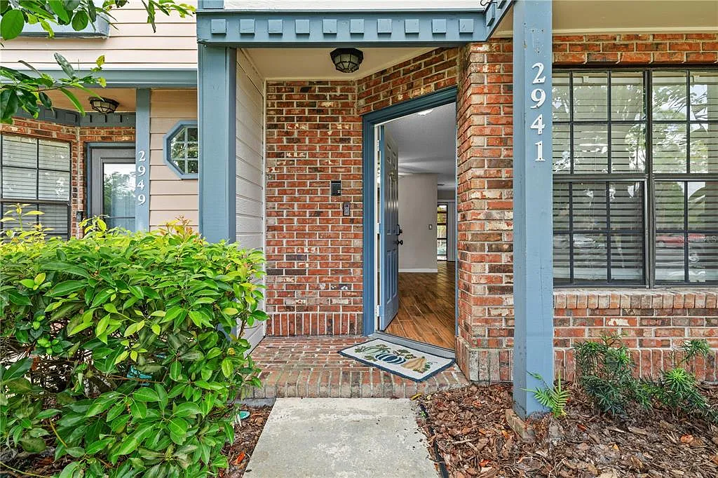 3 bed, 2.5 bath, 1344 sqft, $2,150 — Photo 3