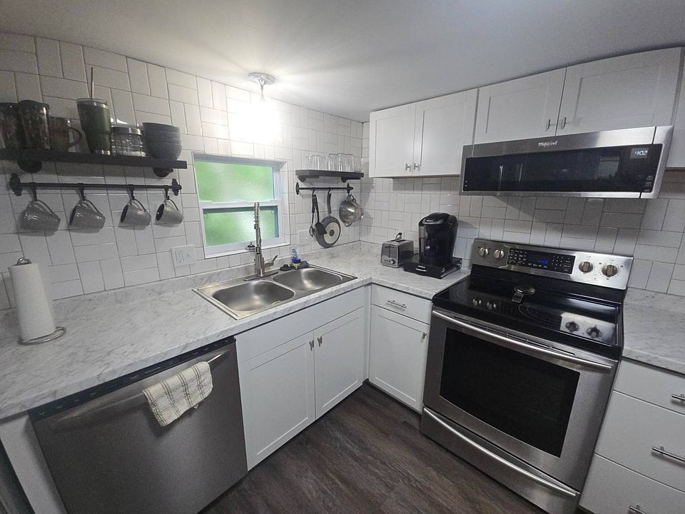 1st image of 71 Marilyn Ave