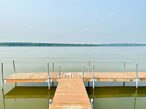 2nd image of 222 Grouse Dr