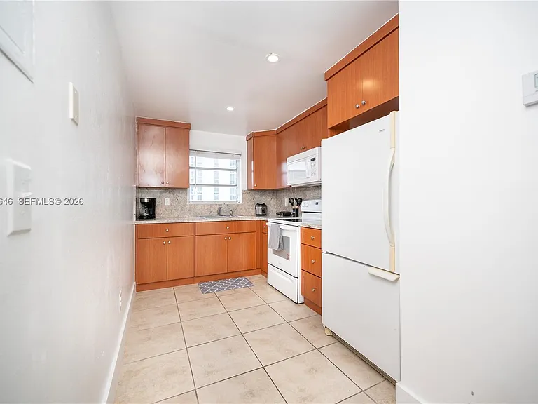 500 NE 26th St #5D — Photo 4