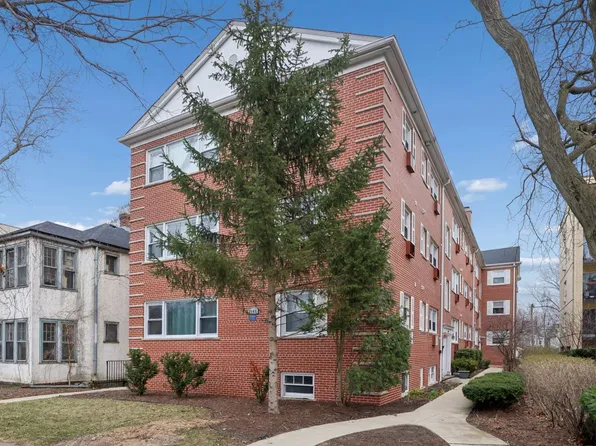 2147 Ridge Ave APT 2D, Evanston, IL 60201