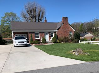 2218 Spring Garden Dr, Bluefield, WV 24701