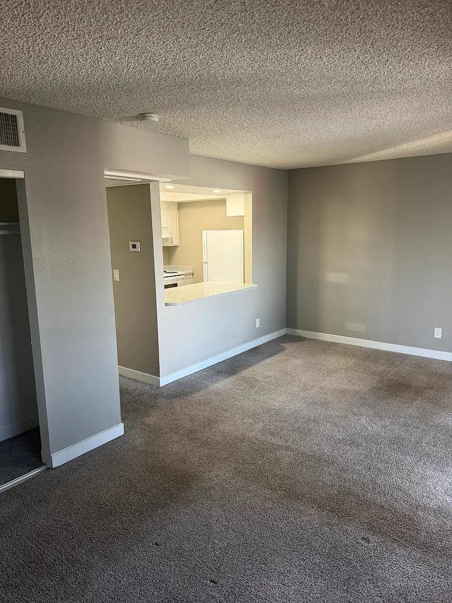 Building Photo - 6420 Casada Way #8