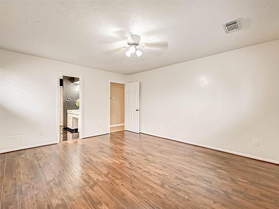 2nd image of 16515 Ember Hollow Ln