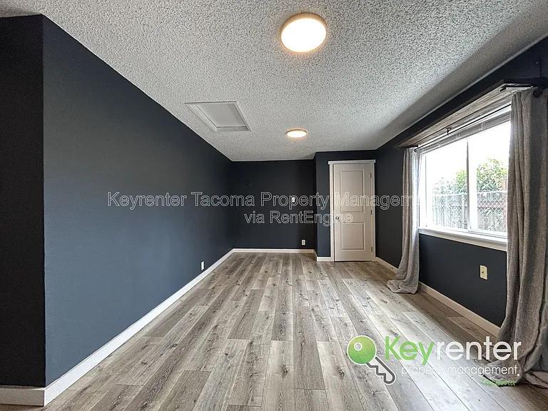 2018 E 35th St — Photo 16