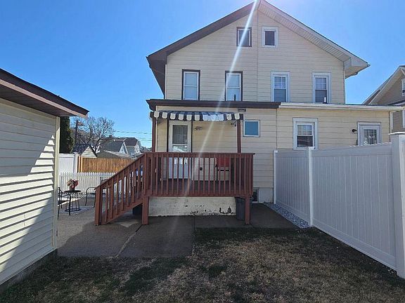 4th image of 1522 Cornell Ave