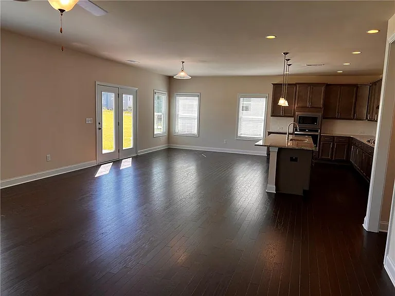 3755 Crestland Ln — Photo 5