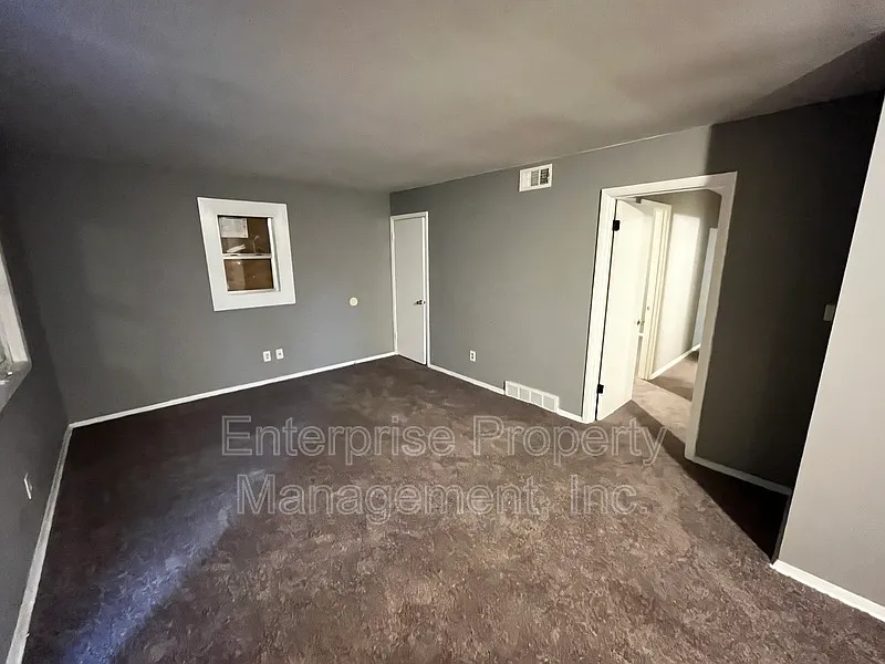 Building Photo - 829 Alida Ave