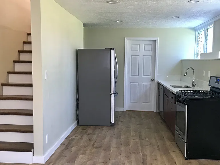 3353 Sierra Dr — Photo 16