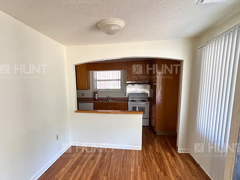 198 E Dove Ln — Photo 4