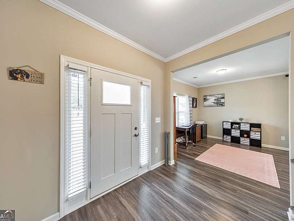 3rd image of 54 Ashbridge Ln