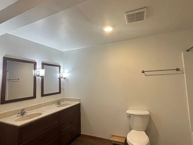 823 Harrison St — Photo 15