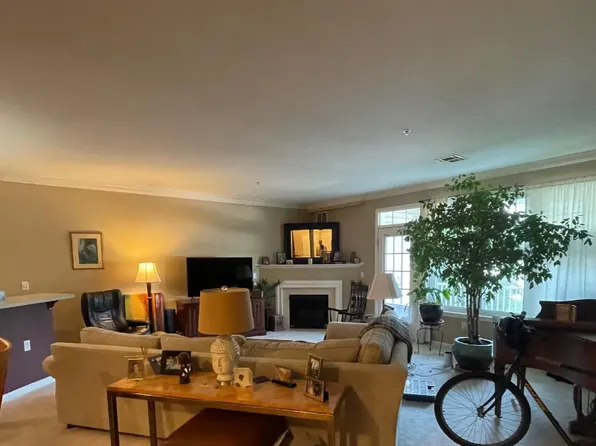 213 Masterson Ct #213, Ewing, NJ 08618