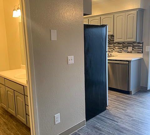 4th image of 224 S Clovis Ave APT 127