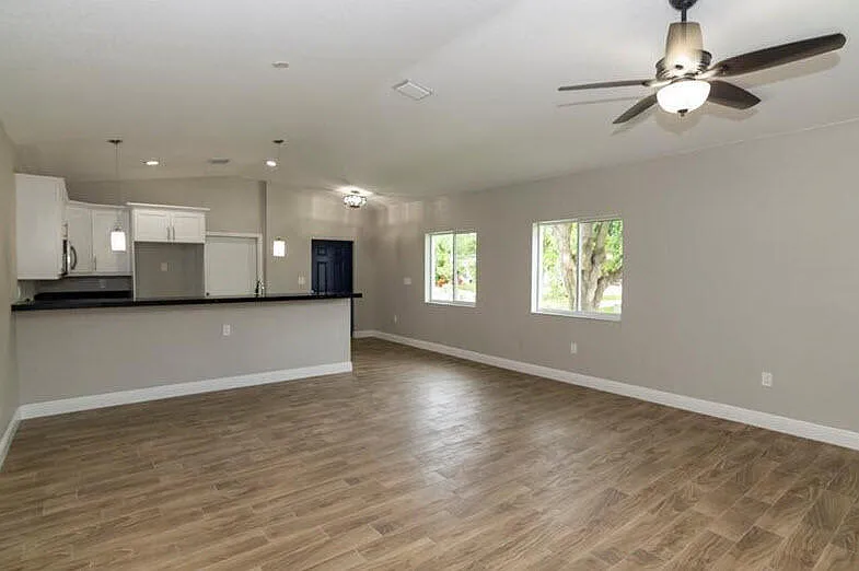 3 bed, 2.0 bath, 1359 sqft, $3,400 — Photo 4