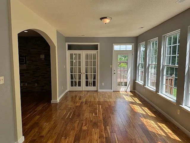 2565 Kentucky Derby Dr — Photo 17