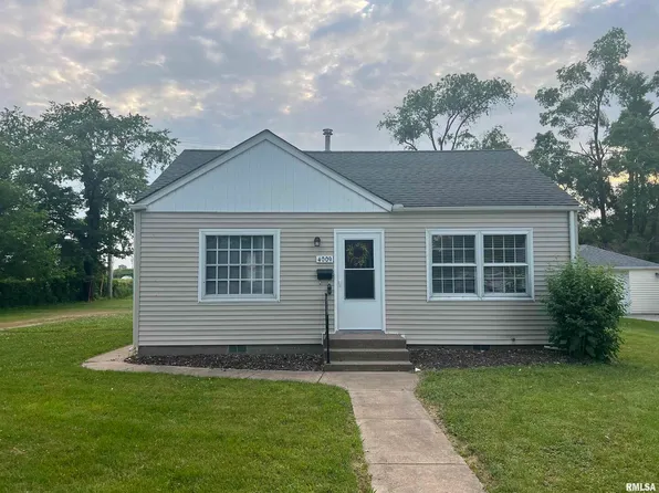 4009 26th St, Moline, IL 61265