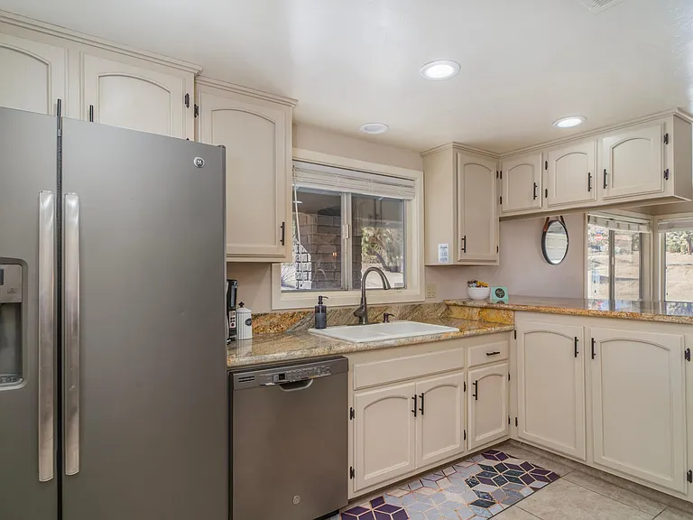 56760 Ivanhoe Dr — Photo 5