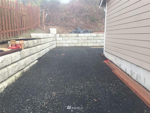 3rd image of 60 Larsen Boulevard NE