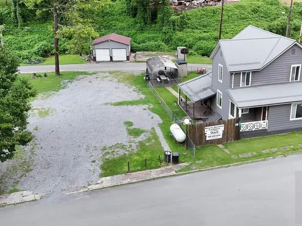 2431 Miracle Mountain Rd, Elbert, WV 24830