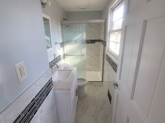 MASTER BEDROOM EN SUITE