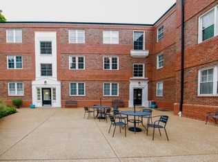 925 S Hanley Rd APT A, Saint Louis, MO 63105