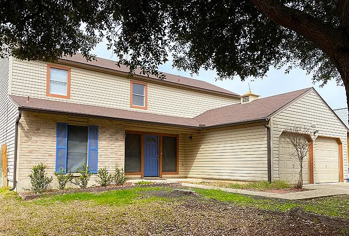 8023 Comanche Pass — Photo 1