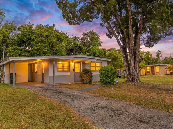 1421 14th St E, Bradenton, FL 34208