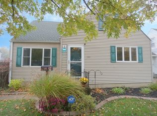 304 N Meadowbrook Pkwy, Cheektowaga, NY 14206