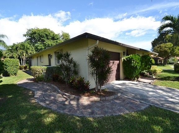 3rd image of 2753 Begonia Ct
