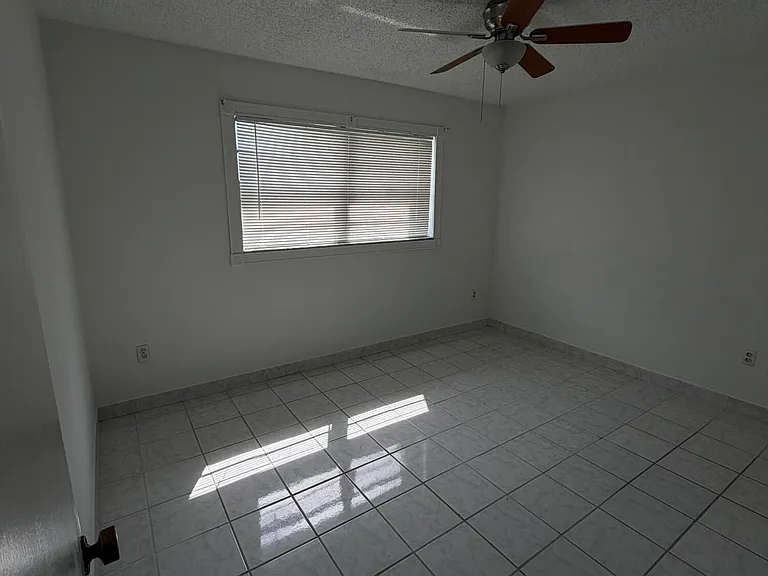 18290 Mediterranean Blvd #6-5 — Photo 11