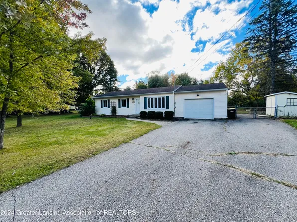 4079 Bonny View Dr, Lansing, MI 48911