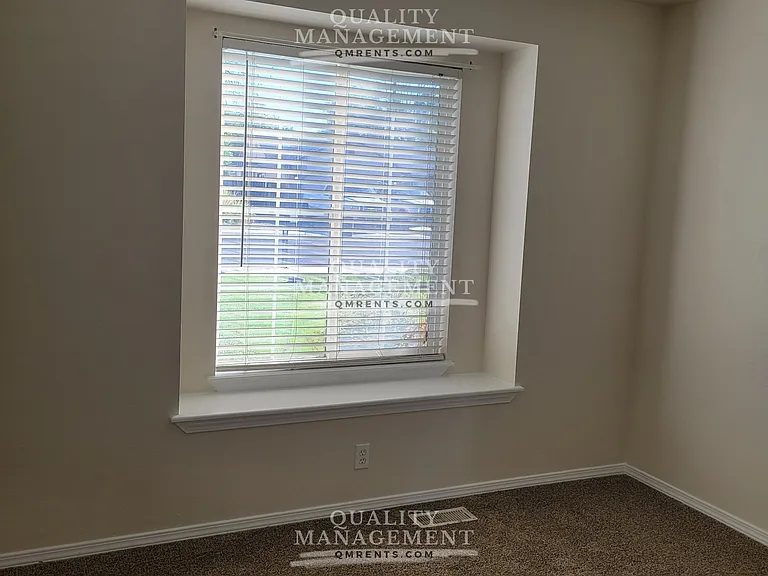 2104 E Olympic Ave — Photo 9