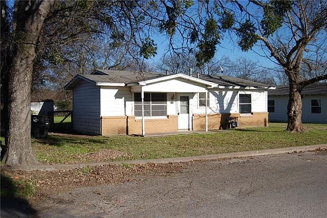 1st image of 1716 Redwood Dr