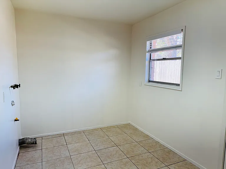 1205 Crestmont St — Photo 5