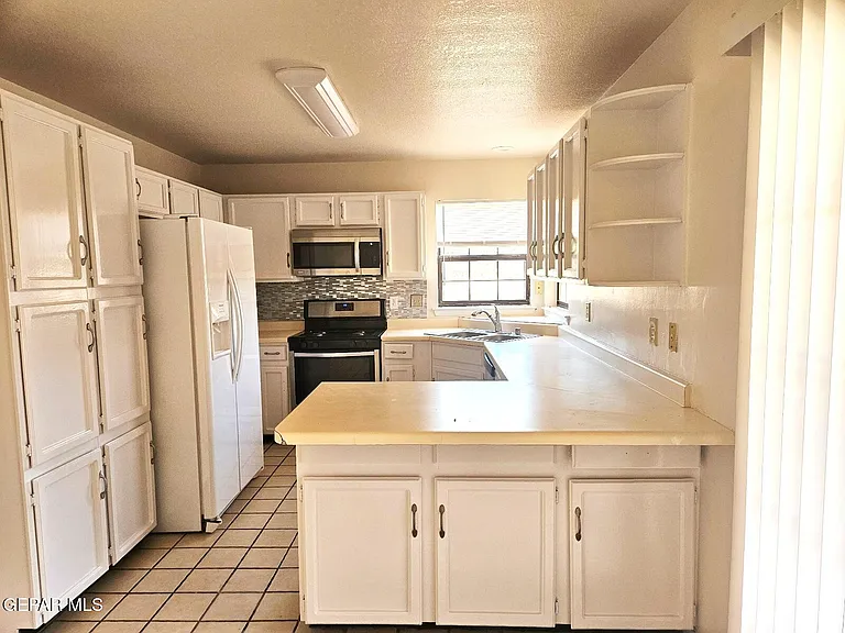 7700 Dianjou Dr — Photo 6
