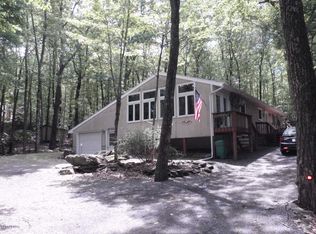 131 Ridge Ave, Hawley, PA 18428