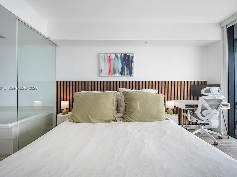 650 NE 32nd St #4805 — Photo 20