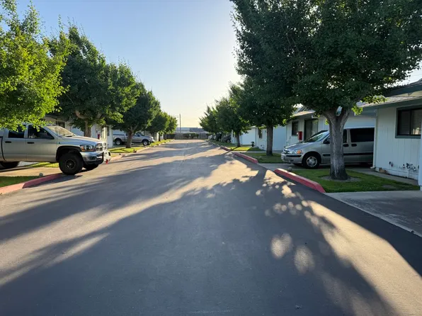 125 N Walnut Ave APT 3, Manteca, CA 95337