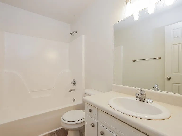 015-photo-bathroom-14874839 015-photo-bathroom-14874839