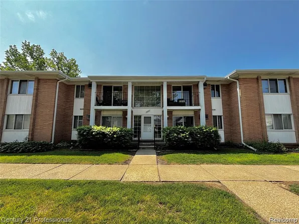 8203 Huntington St APT 16, Westland, MI 48185