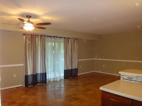 2nd image of 208 Park Terrace Ct SE APT 46