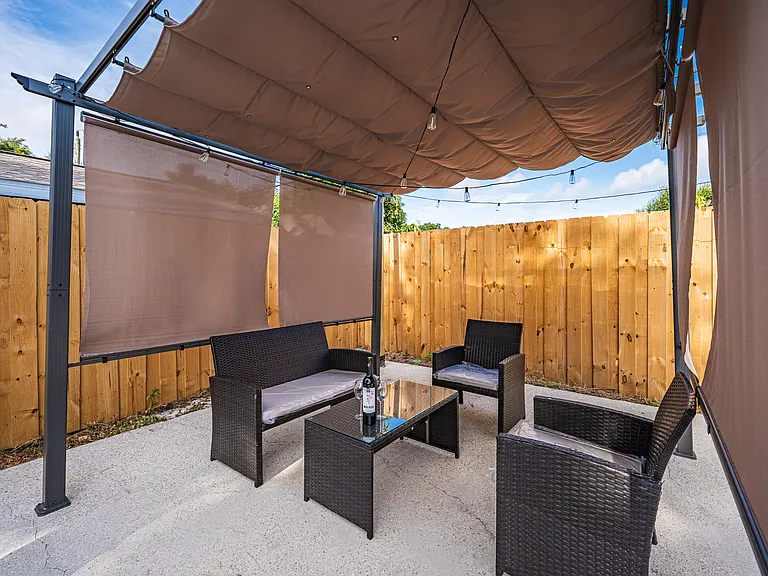 1811 Rhoades Ter — Photo 22
