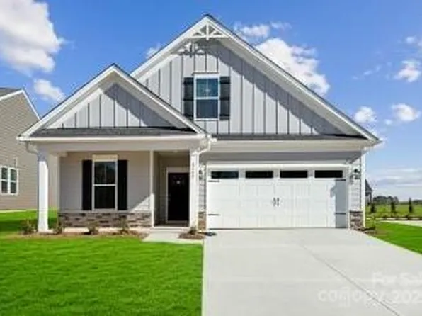 8364 Acadia Pkwy, Sherrills Ford, NC 28673